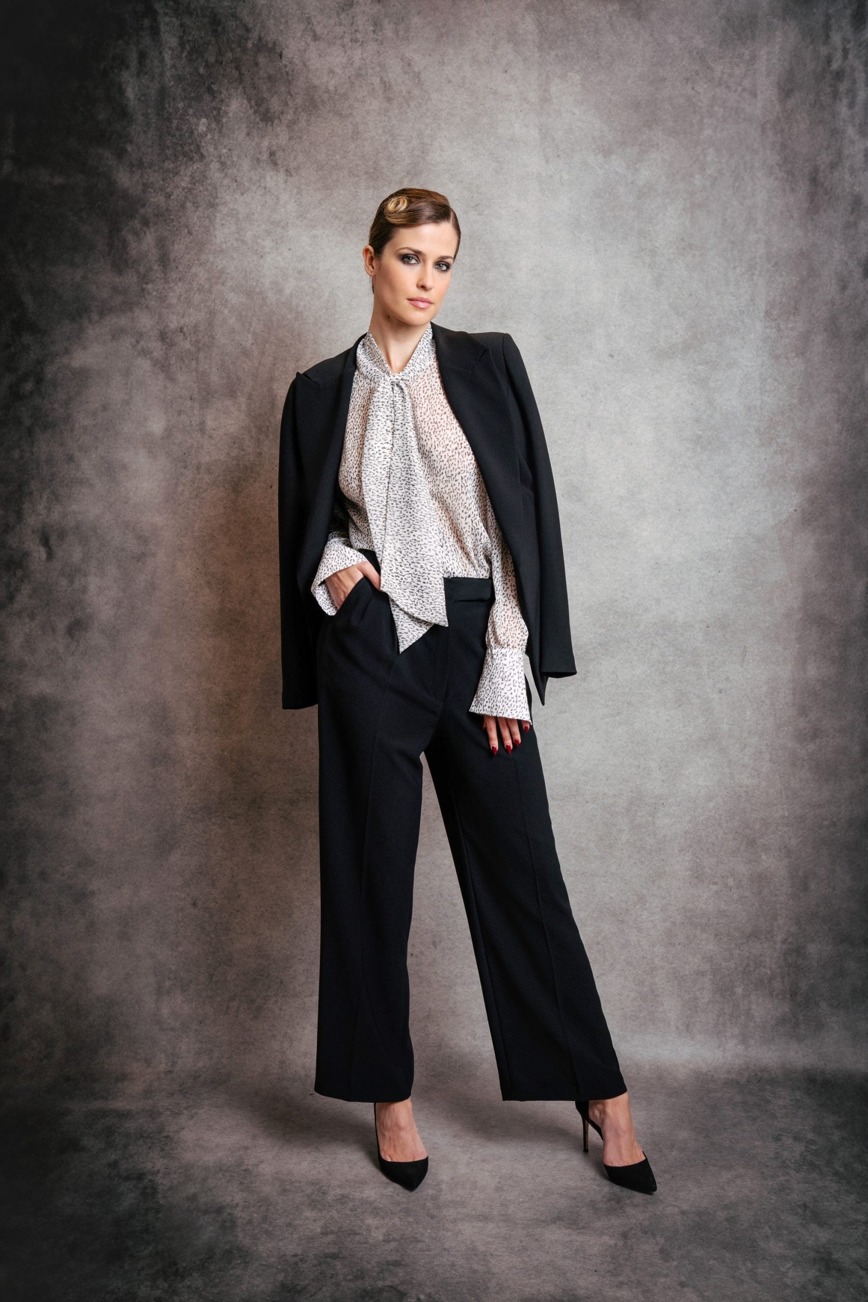 Black Wool Blend Bosančica Lining Peak Lapel Blazer